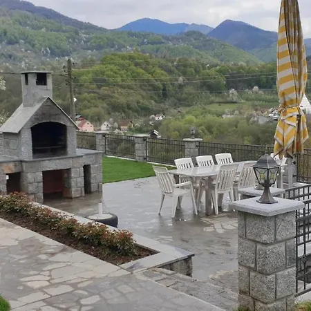 Djekovic 아파트 *